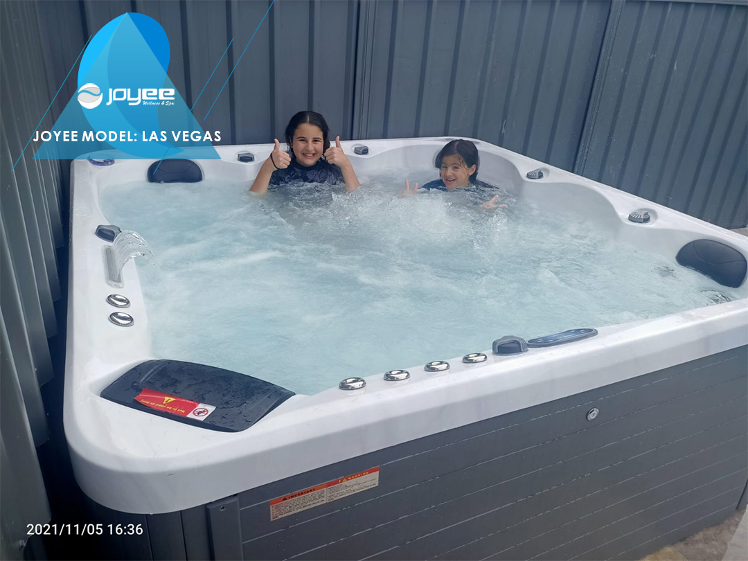 JOYEE -A Jacuzzi is a Great Outdoor Whirlpool