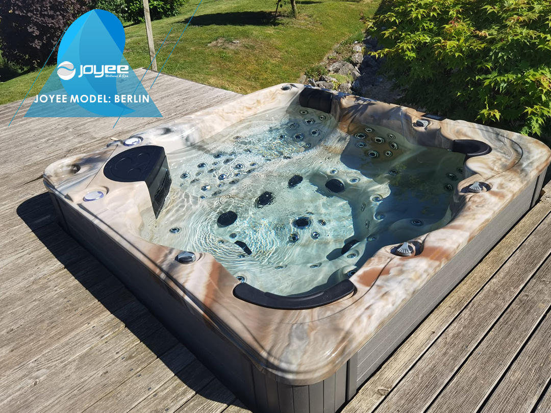 HOT TUB JACUZZI WHIRLPOOL OUTDOOR SAPS