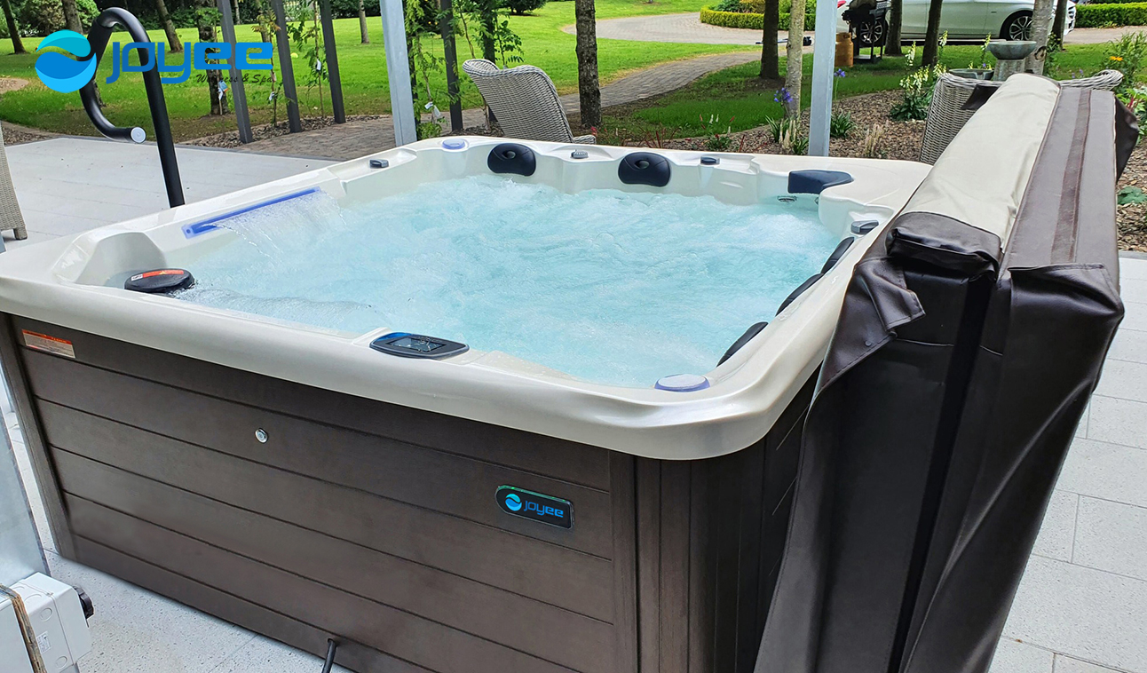 The Benefits of an Outdoor Spa Bath